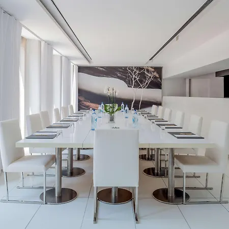 里斯本丰塔纳公园希尔顿逸林酒店 酒店 4*