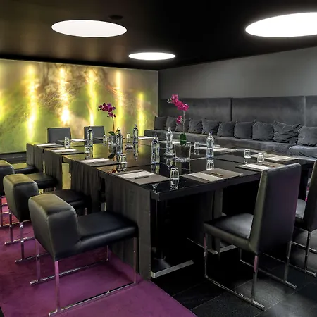 里斯本丰塔纳公园希尔顿逸林酒店 4*