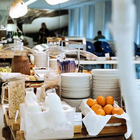 里斯本丰塔纳公园希尔顿逸林酒店 4* Lisboa