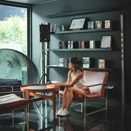 里斯本丰塔纳公园希尔顿逸林酒店