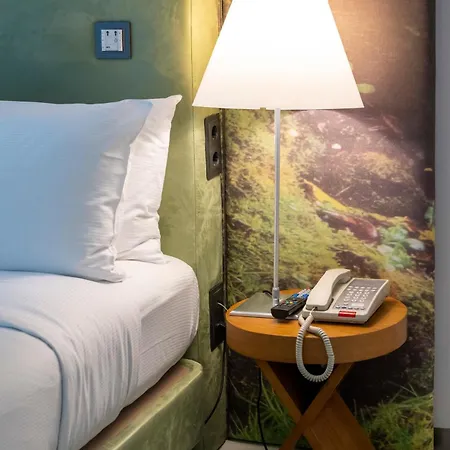 里斯本丰塔纳公园希尔顿逸林酒店 4* Lisboa