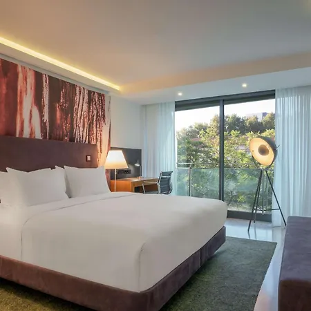 里斯本丰塔纳公园希尔顿逸林酒店