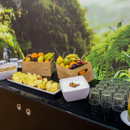 里斯本丰塔纳公园希尔顿逸林酒店 酒店 4*