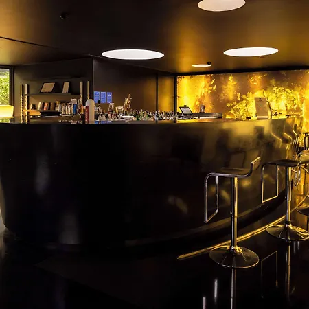 里斯本丰塔纳公园希尔顿逸林酒店 酒店 4*