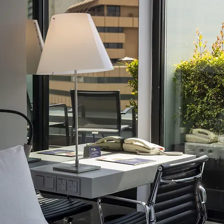 里斯本丰塔纳公园希尔顿逸林酒店 酒店 4*