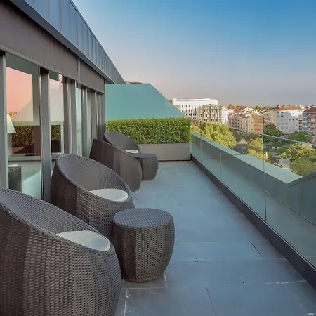 里斯本丰塔纳公园希尔顿逸林酒店 4*