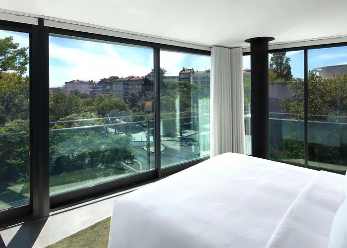 ダブルツリー バイ ヒルトン フォンタナ パーク ホテル 4*