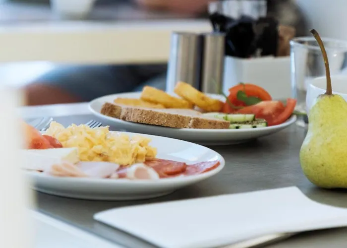 ダブルツリー バイ ヒルトン フォンタナ パーク 4*