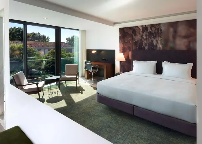 ダブルツリー バイ ヒルトン フォンタナ パーク