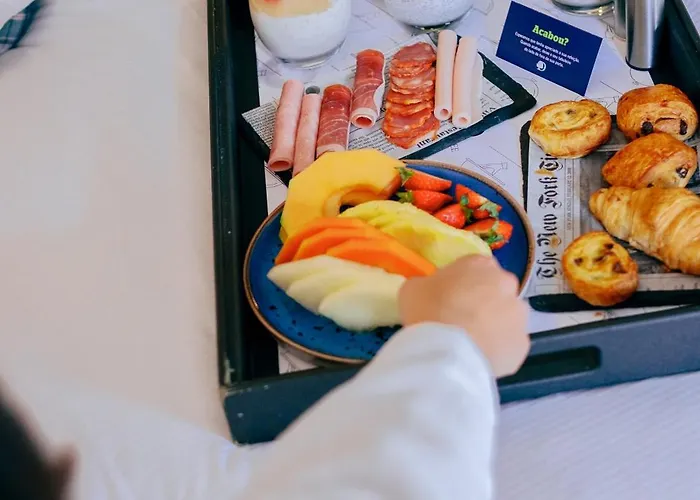 ホテル ダブルツリー バイ ヒルトン フォンタナ パーク 4*