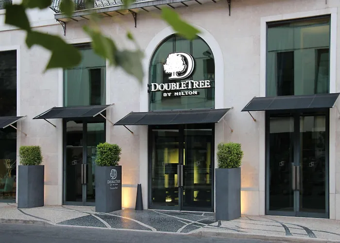ダブルツリー バイ ヒルトン フォンタナ パーク ホテル 4*