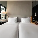 Doubletree By Hilton Fontana Park מלון ליסבון