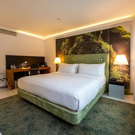 Hotel Doubletree By Hilton Fontana Park 4*